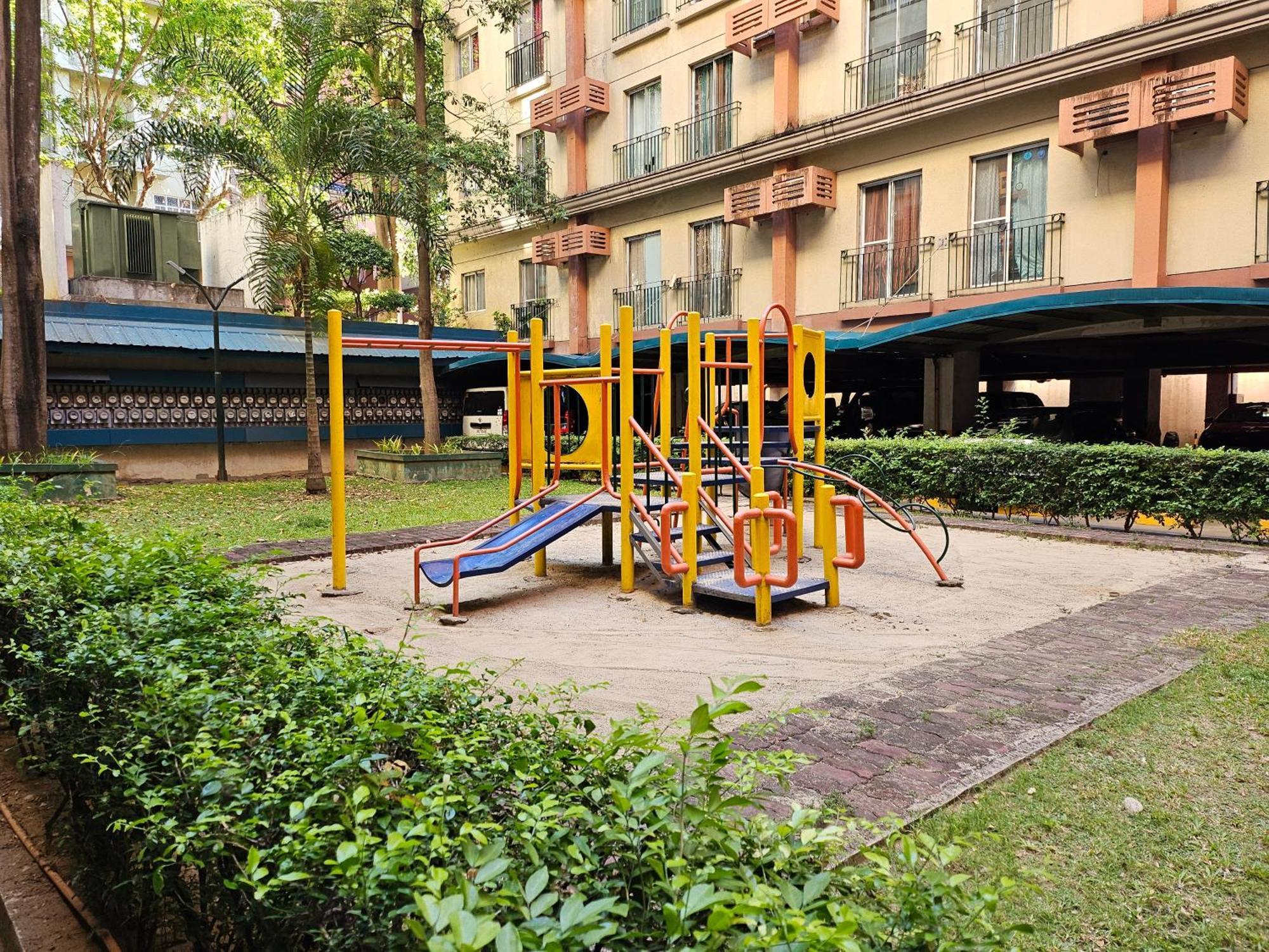 Cozy 2Br Staycation With Balcony Chateau Elysee For 4-6 Pax Paranaque City Exterior photo